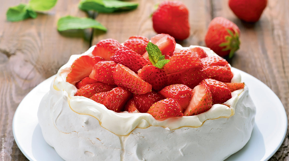 Photo : voltan/AdobeStock. Strawberry Pavlova, I Love English n°319, juillet-août 2023.